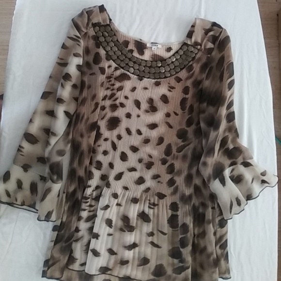 Top - Picture 1 of 2